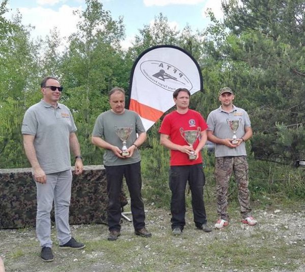 Klasyfikacja HFT1<br>Od lewej: Burmistrz Łaz Maciej Kaczyński, Gerard Cebula (2. miejsce), Paweł Minorowicz (1. miejsce) i&nbsp;Marcin Olszewski (3. miejsce)
