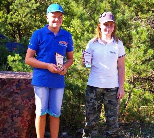 JPT 2016 - Klasyfikacja JUNIOR<br>Od lewej: Oliwia Sroga (3. miejsce) - nieobecna, Kacper Olszewski (1. miejsce) i&nbsp;Marie Kvapilowa (2. miejsce)